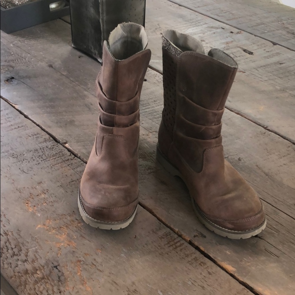 NORTH FACE WOMENS BOOTS SIZE 6.5